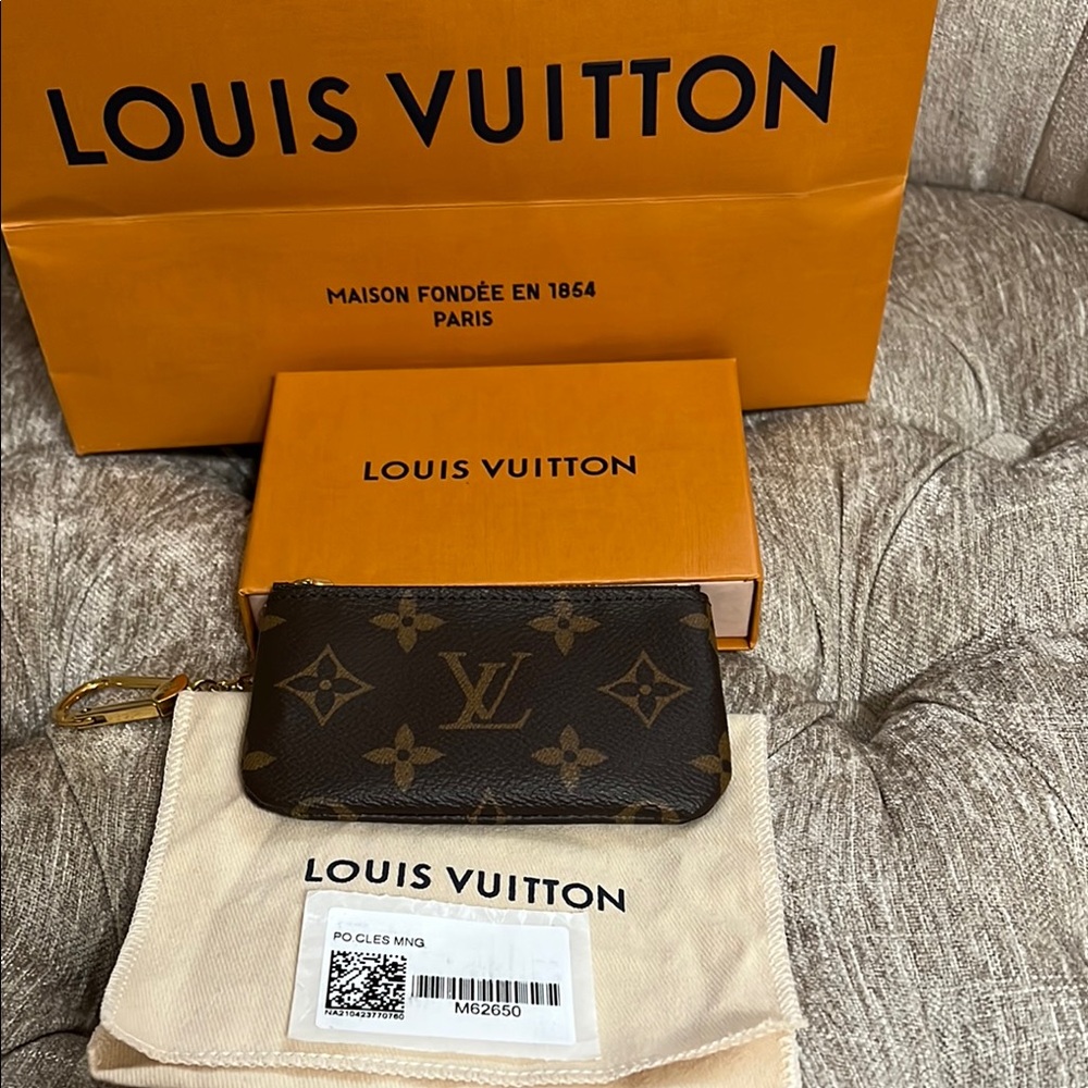 Louis Vuitton Monogram Cles Key & Card Holder